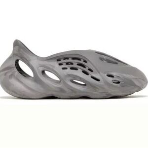 Adidas Yeezy Foam Runners MX Granite Size 9 Streetwear Gray Gorpcore Sporty